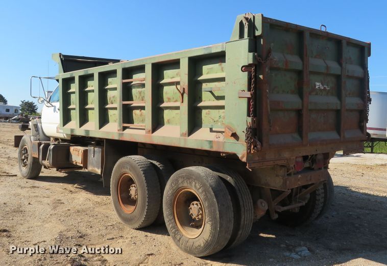 image for item DE8266 1991 GMC TopKick C6500 SL dump truck