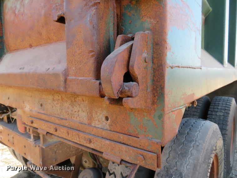 image for item DE8266 1991 GMC TopKick C6500 SL dump truck