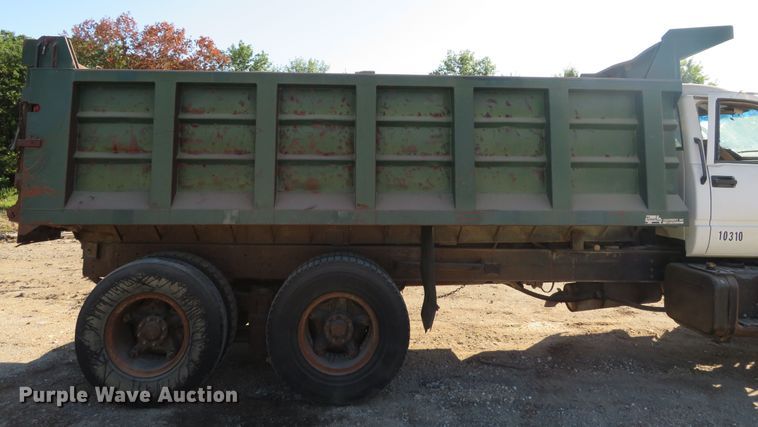 image for item DE8266 1991 GMC TopKick C6500 SL dump truck