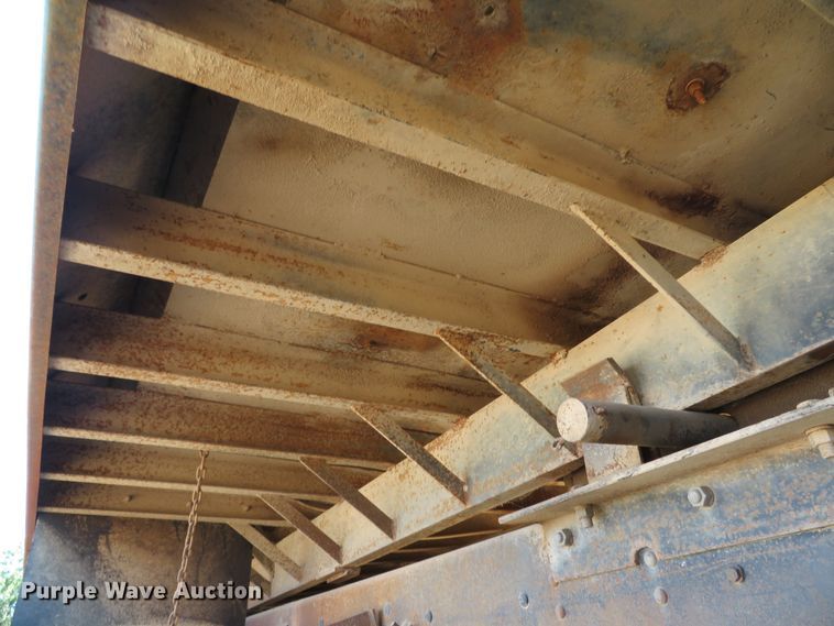 image for item DE8266 1991 GMC TopKick C6500 SL dump truck