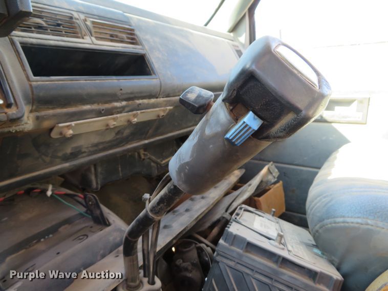 image for item DE8266 1991 GMC TopKick C6500 SL dump truck