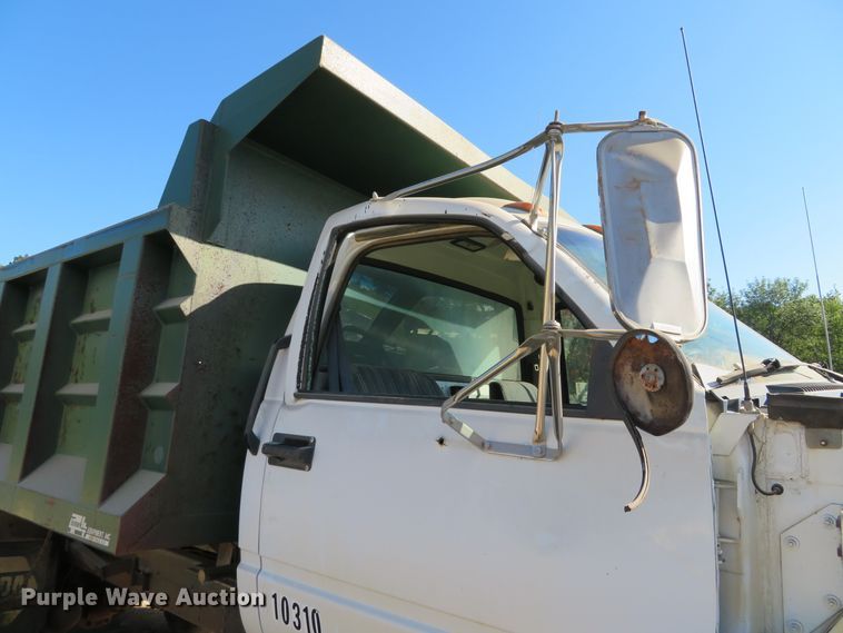 image for item DE8266 1991 GMC TopKick C6500 SL dump truck