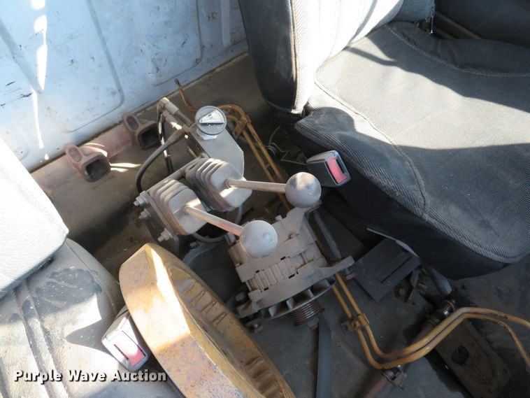 image for item DE8266 1991 GMC TopKick C6500 SL dump truck