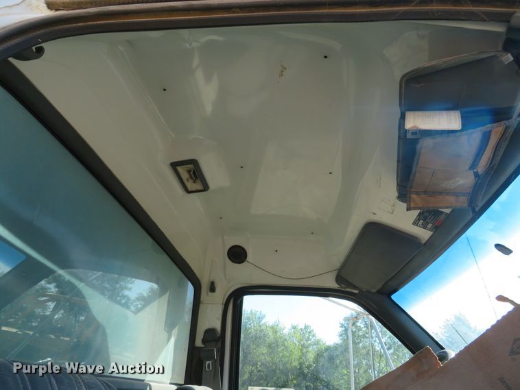 image for item DE8266 1991 GMC TopKick C6500 SL dump truck