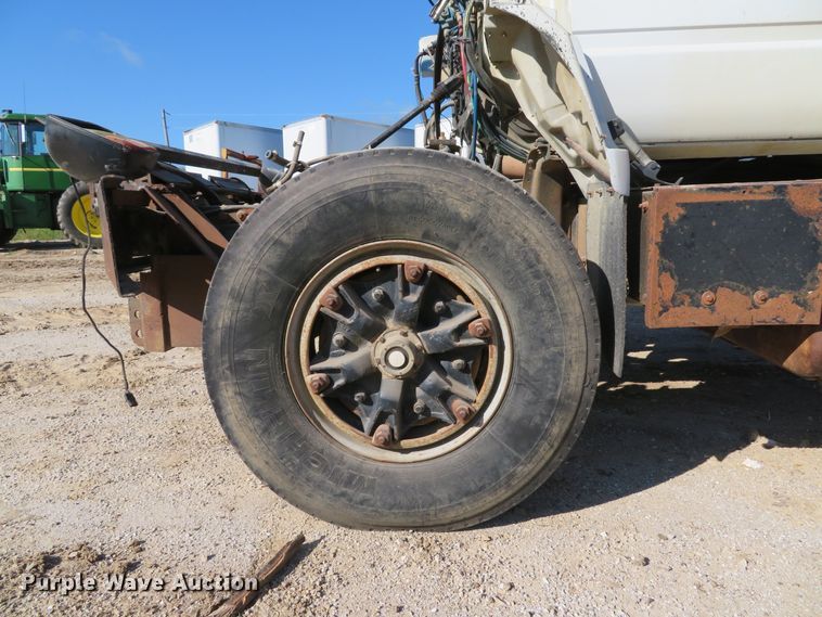 image for item DE8266 1991 GMC TopKick C6500 SL dump truck