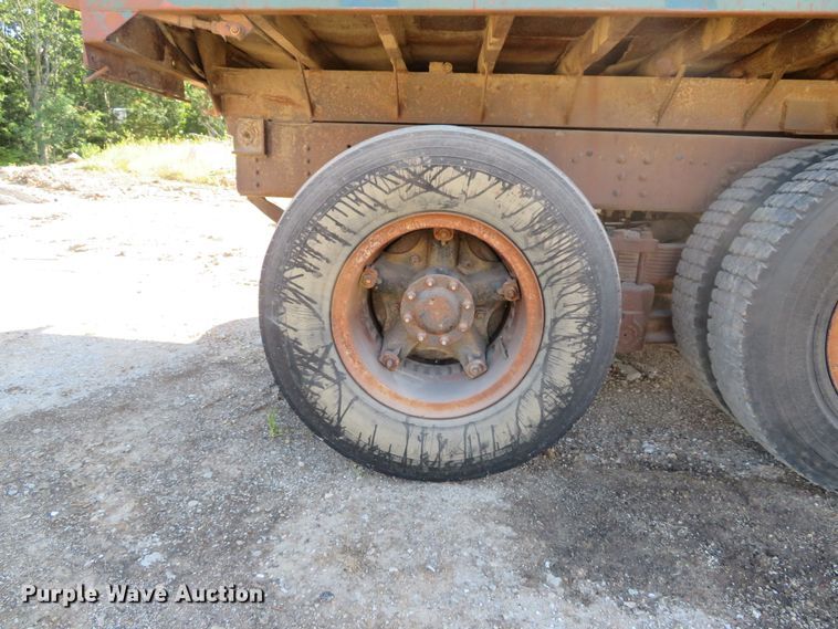 image for item DE8266 1991 GMC TopKick C6500 SL dump truck