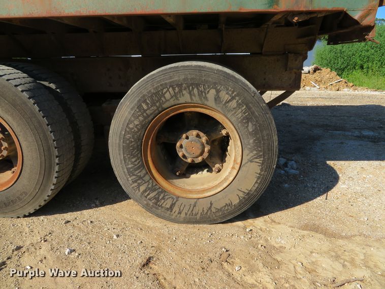 image for item DE8266 1991 GMC TopKick C6500 SL dump truck