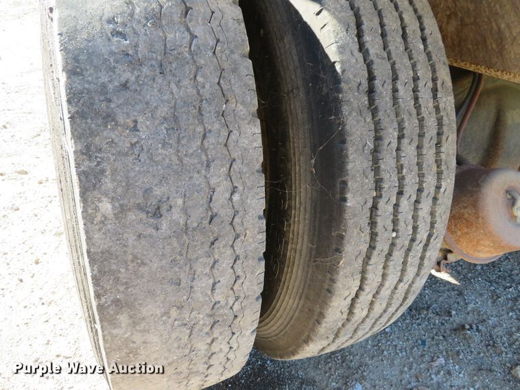 image for item DE8266 1991 GMC TopKick C6500 SL dump truck