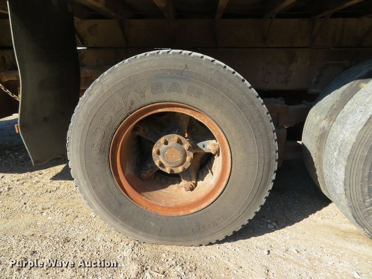 image for item DE8266 1991 GMC TopKick C6500 SL dump truck