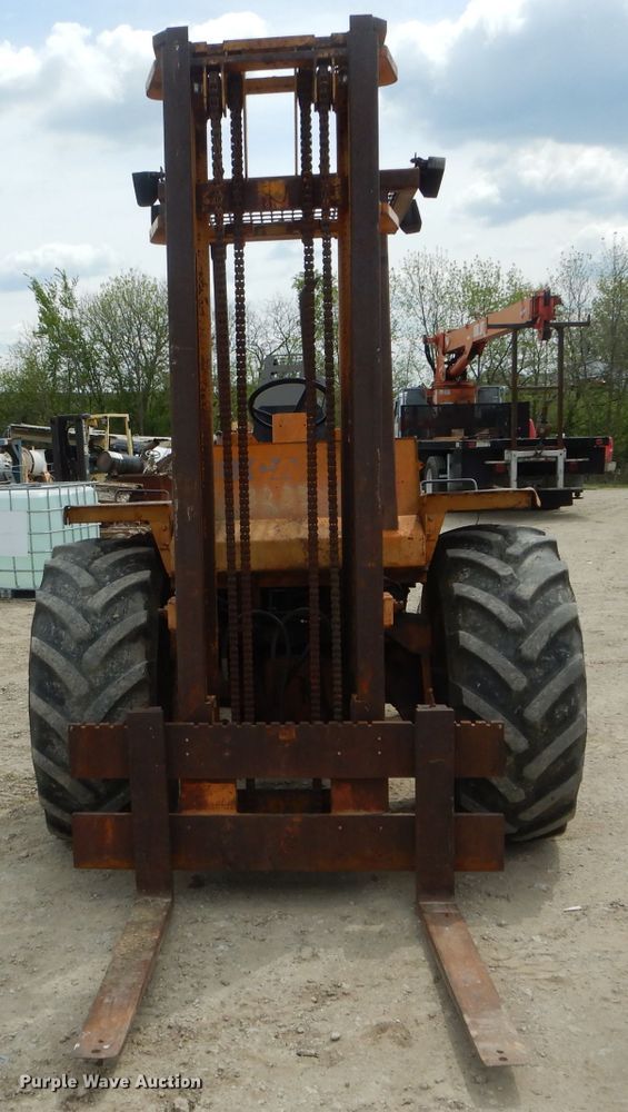 image for item DF3127 1992 Case 586E forklift