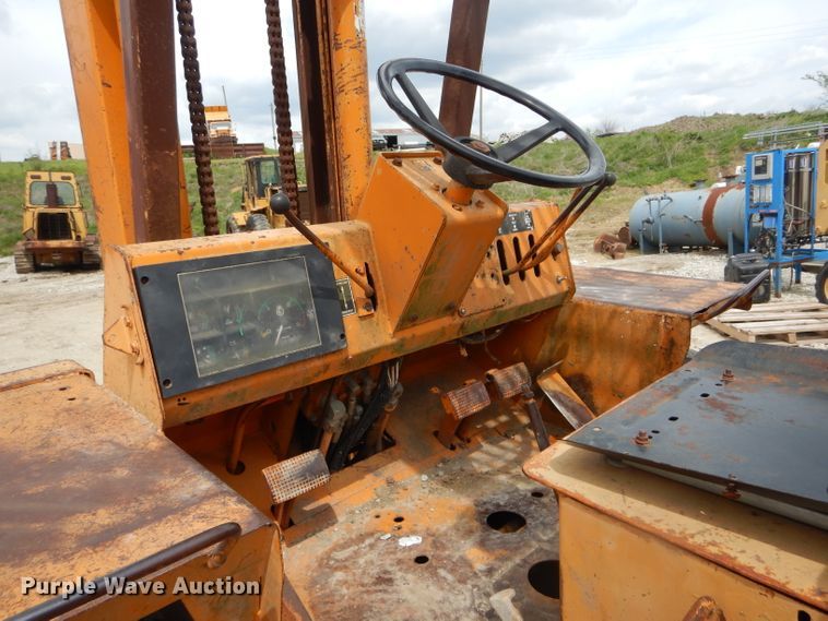 image for item DF3127 1992 Case 586E forklift