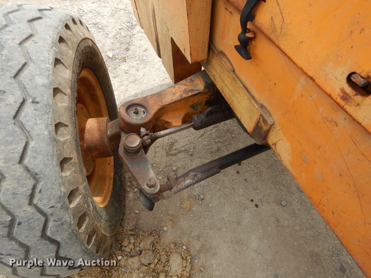 image for item DF3127 1992 Case 586E forklift