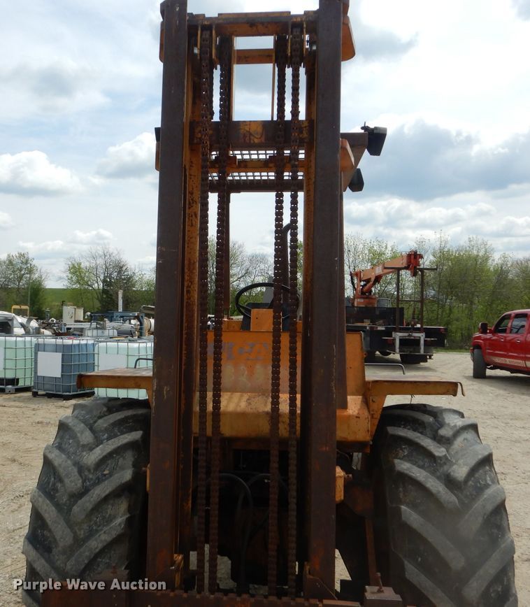 image for item DF3127 1992 Case 586E forklift
