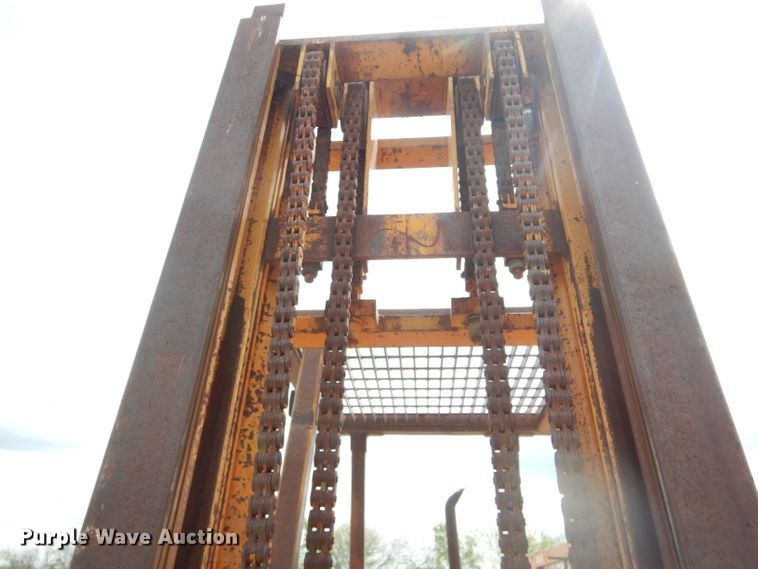 image for item DF3127 1992 Case 586E forklift