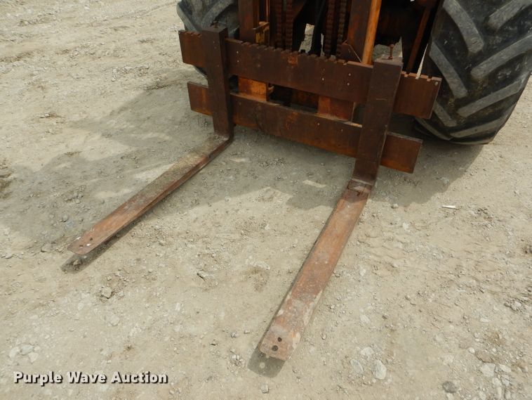 image for item DF3127 1992 Case 586E forklift