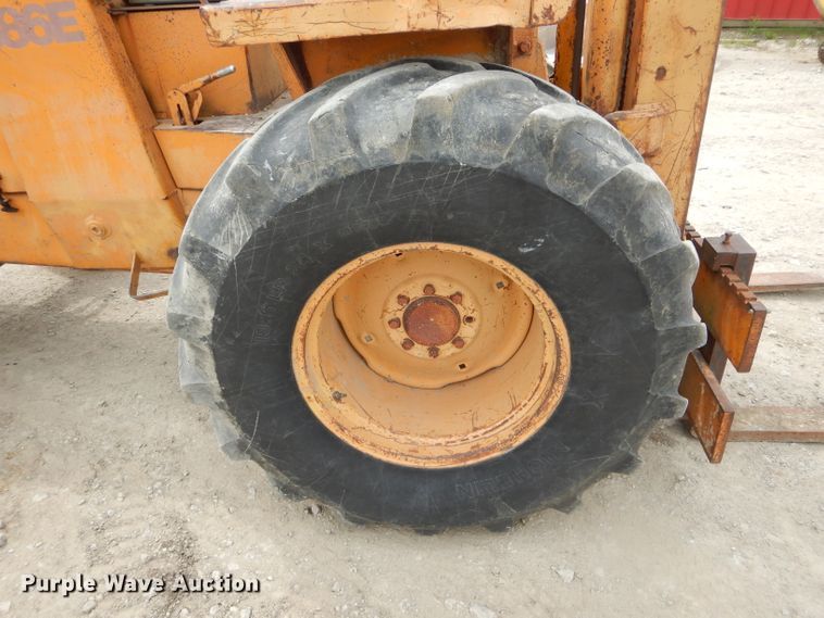 image for item DF3127 1992 Case 586E forklift