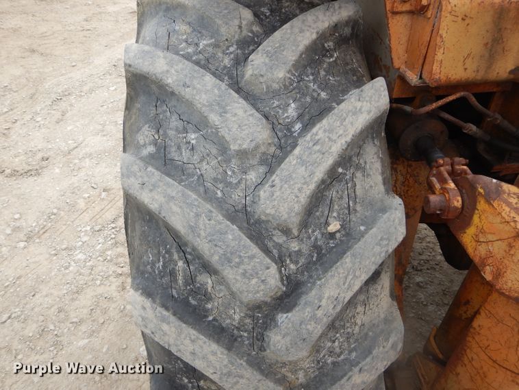 image for item DF3127 1992 Case 586E forklift