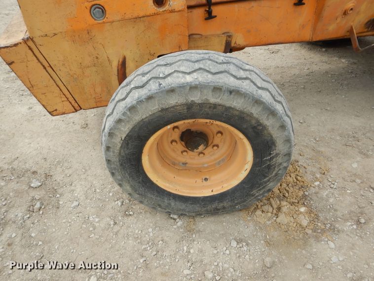 image for item DF3127 1992 Case 586E forklift