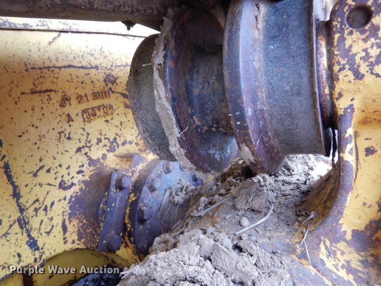 image for item DF4009 2004 Komatsu D65EX-15  dozer