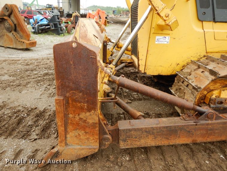 image for item DF4009 2004 Komatsu D65EX-15  dozer