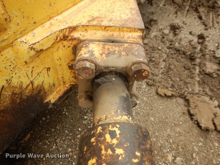 image for item DF4009 2004 Komatsu D65EX-15  dozer