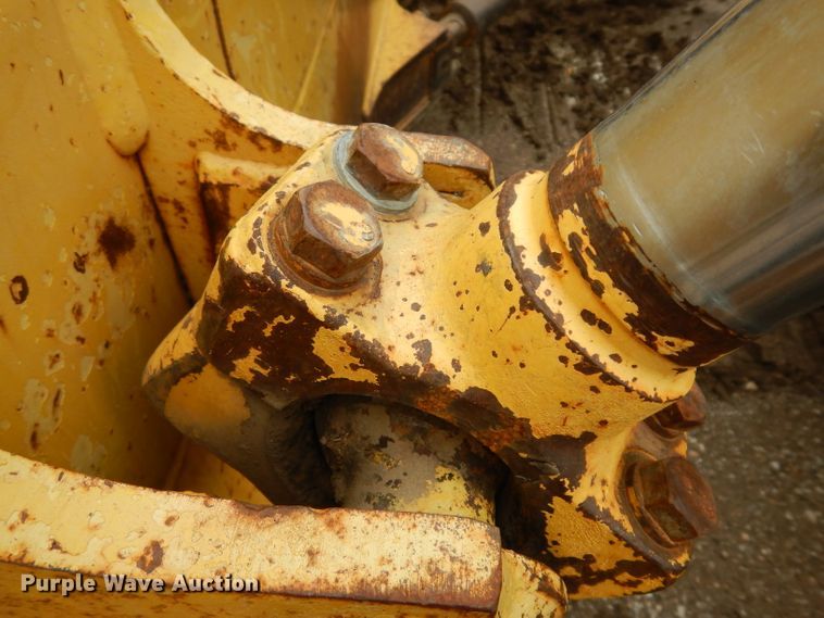 image for item DF4009 2004 Komatsu D65EX-15  dozer