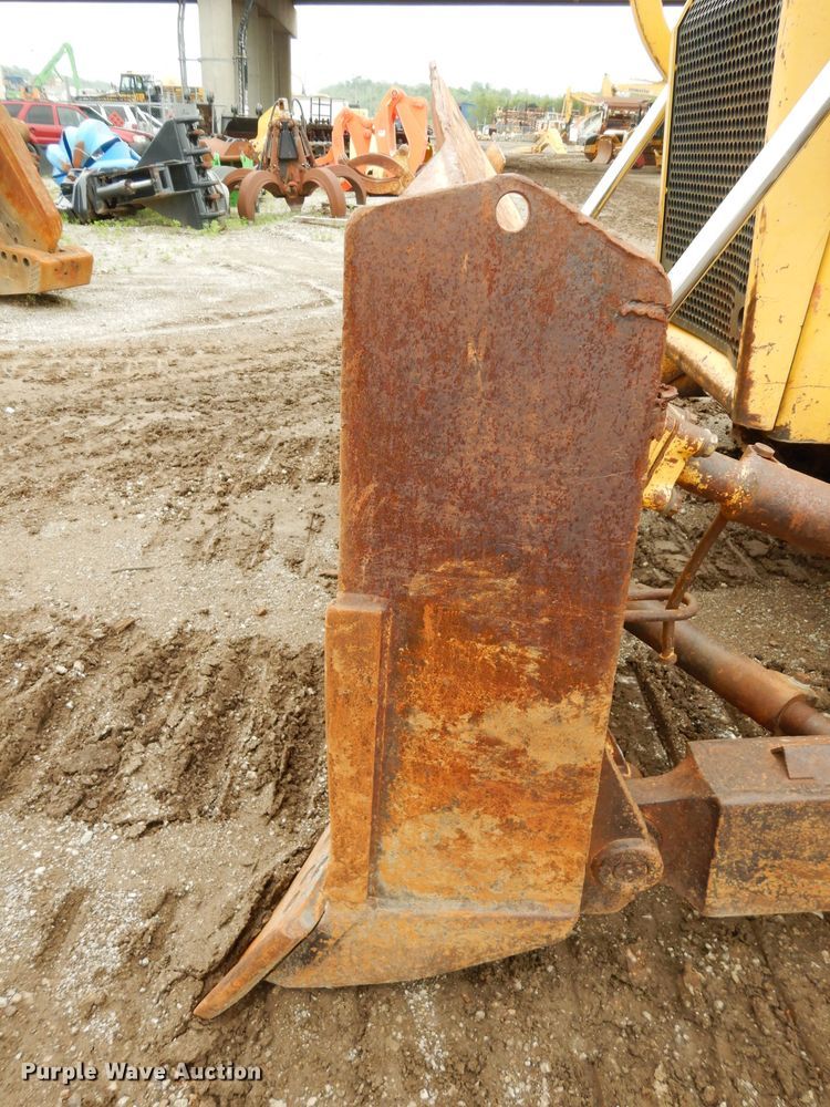 image for item DF4009 2004 Komatsu D65EX-15  dozer