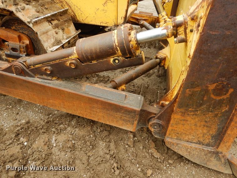 image for item DF4009 2004 Komatsu D65EX-15  dozer