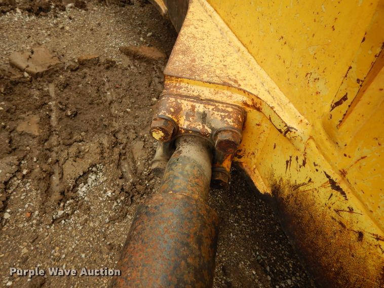 image for item DF4009 2004 Komatsu D65EX-15  dozer