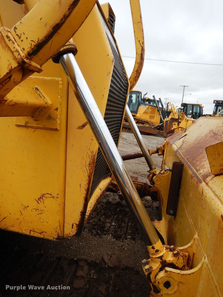 image for item DF4009 2004 Komatsu D65EX-15  dozer