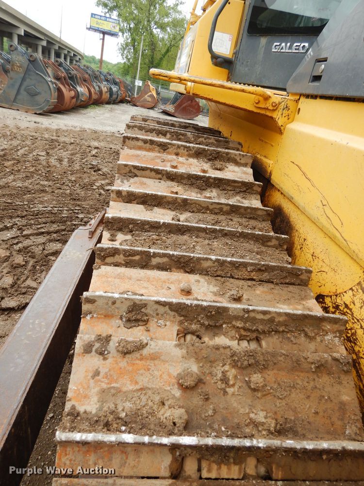 image for item DF4009 2004 Komatsu D65EX-15  dozer