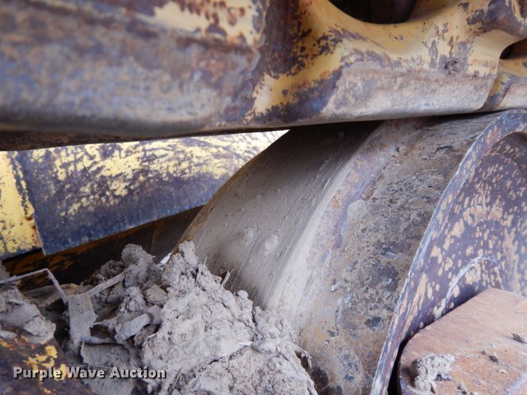 image for item DF4009 2004 Komatsu D65EX-15  dozer