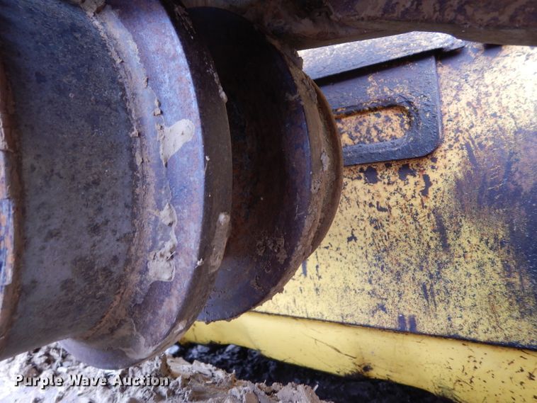 image for item DF4009 2004 Komatsu D65EX-15  dozer