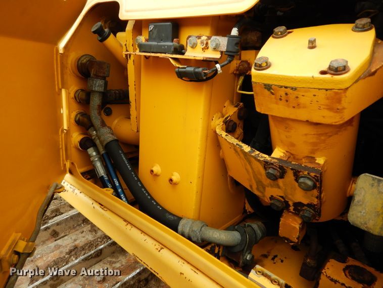 image for item DF4009 2004 Komatsu D65EX-15  dozer