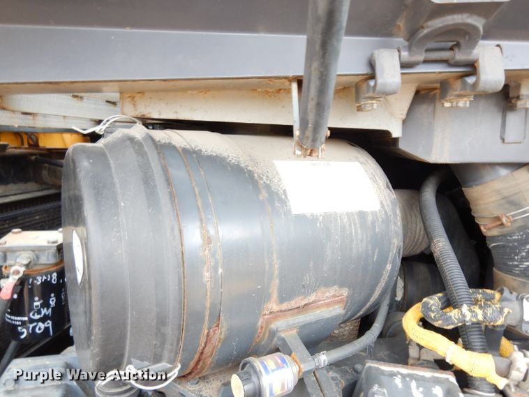 image for item DF4009 2004 Komatsu D65EX-15  dozer