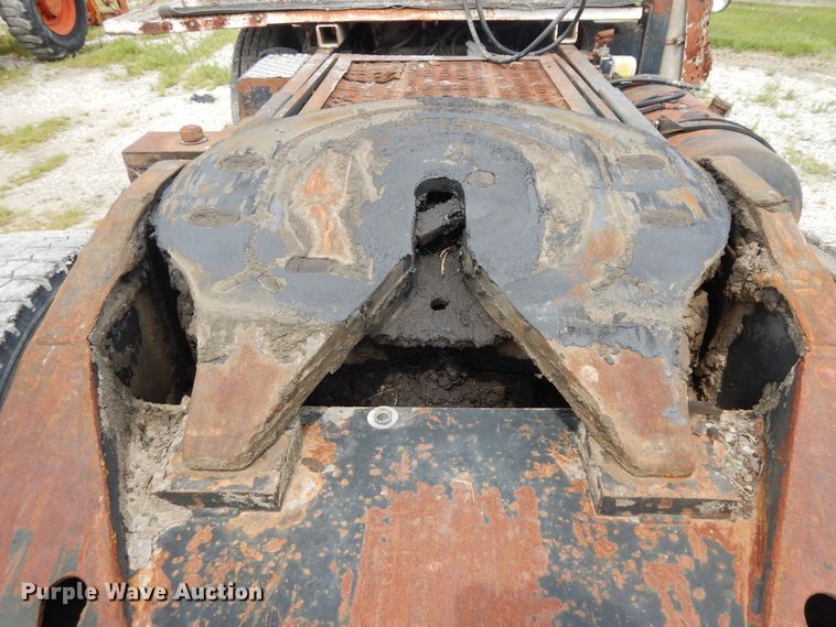 image for item DF5357 1983 Ottawa Commander yard truck