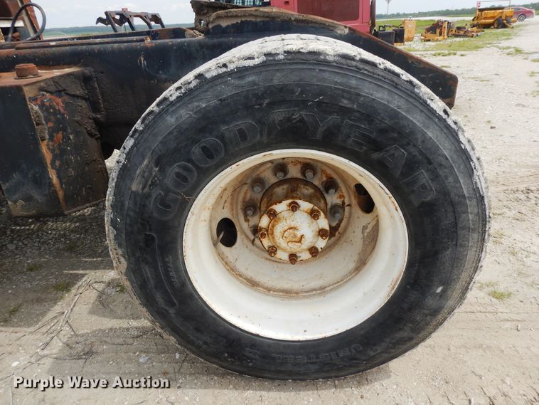 image for item DF5357 1983 Ottawa Commander yard truck