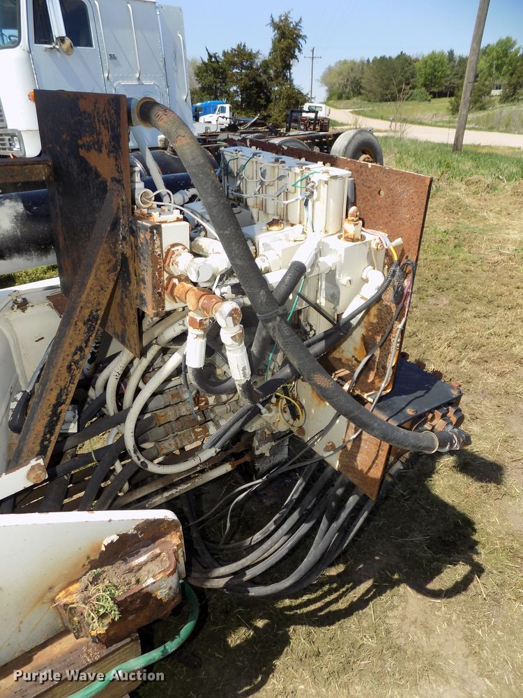 image for item DG2574 National Crane N85 knuckle boom crane