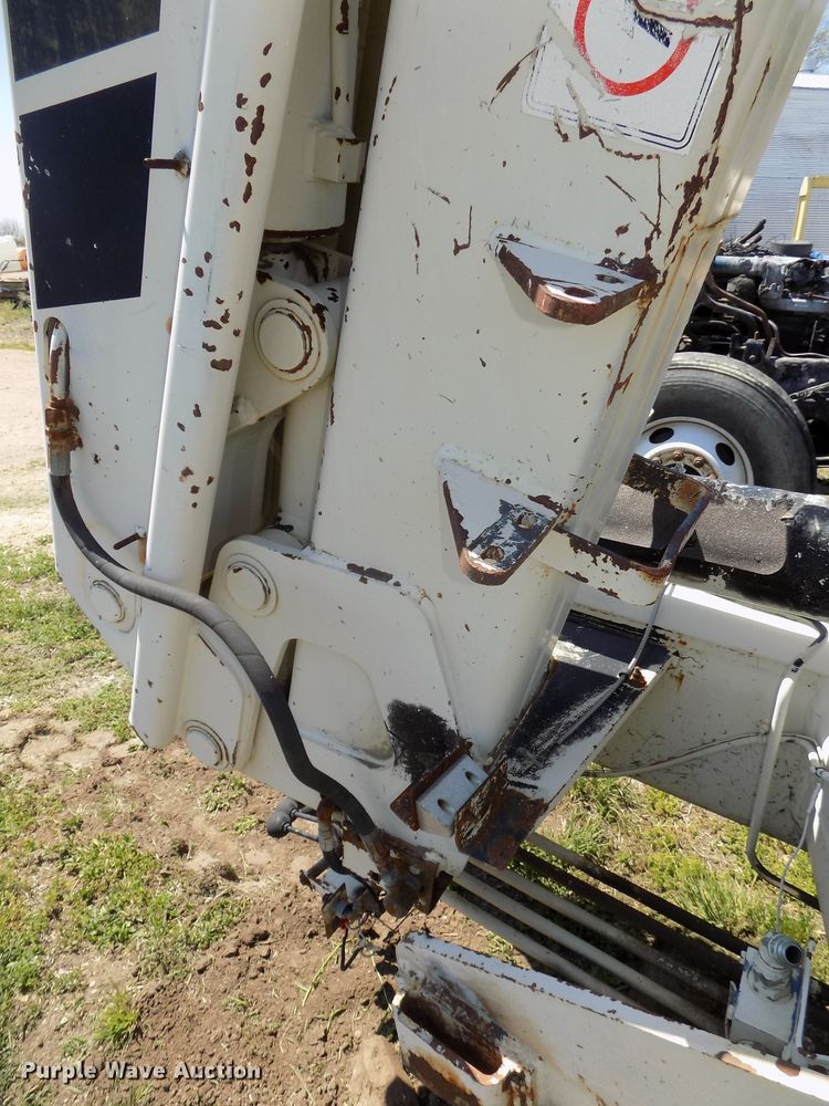 image for item DG2574 National Crane N85 knuckle boom crane