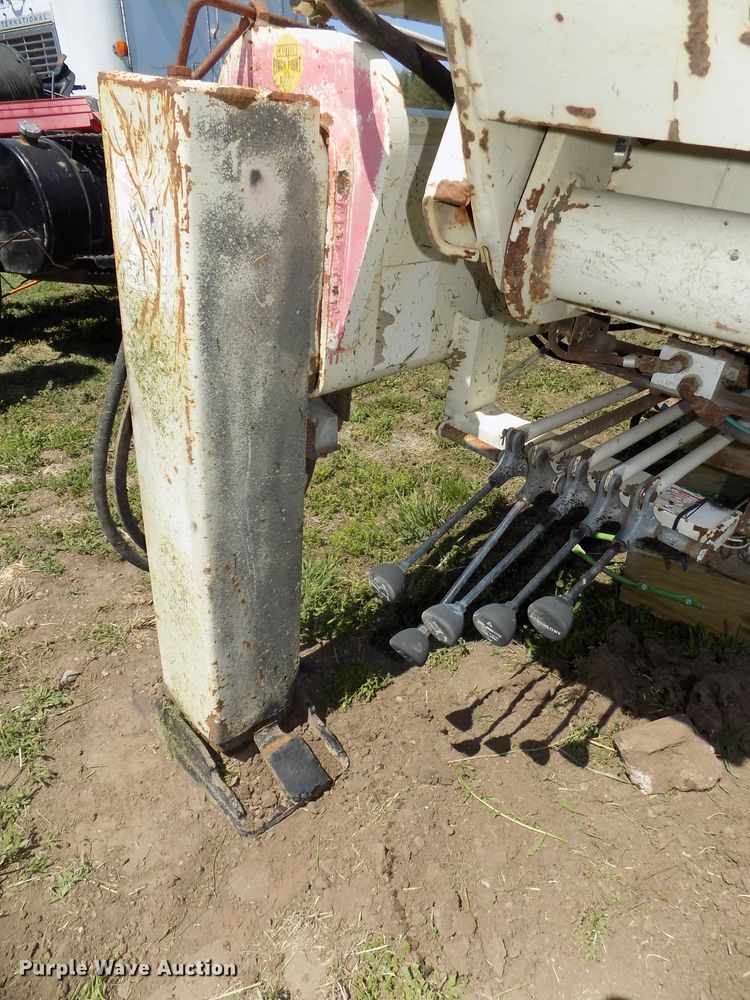 image for item DG2574 National Crane N85 knuckle boom crane