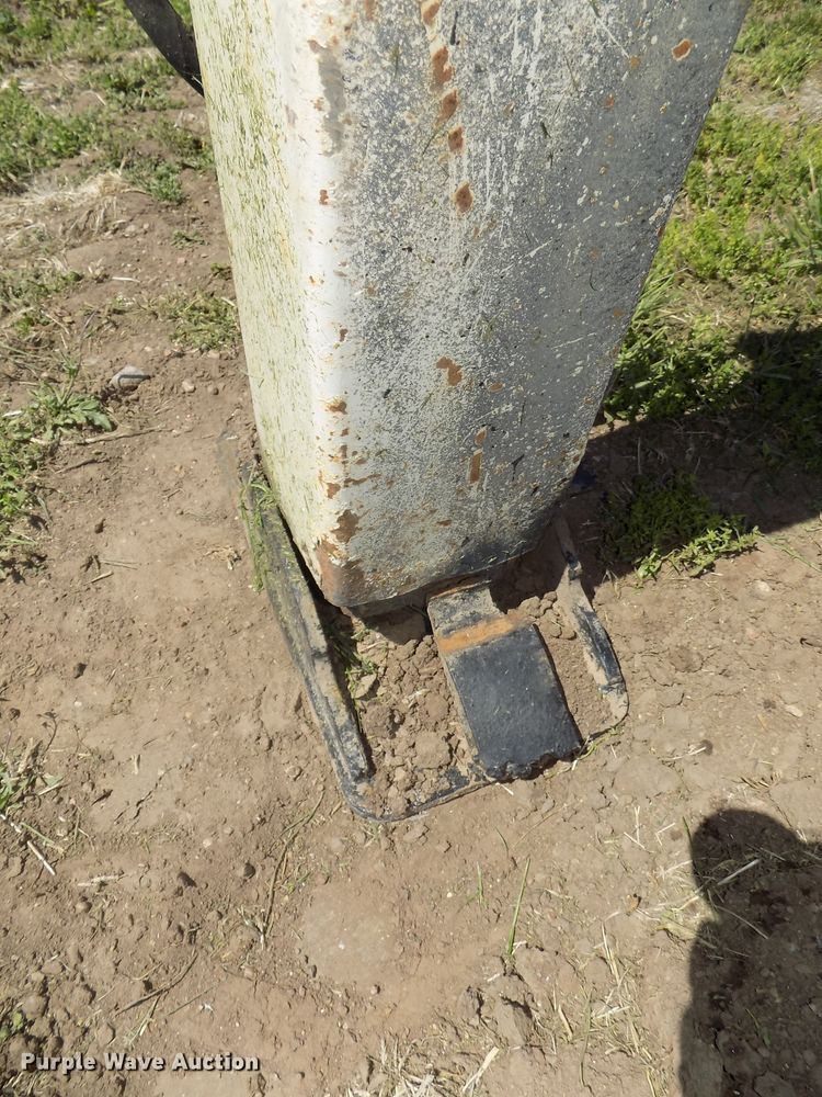 image for item DG2574 National Crane N85 knuckle boom crane