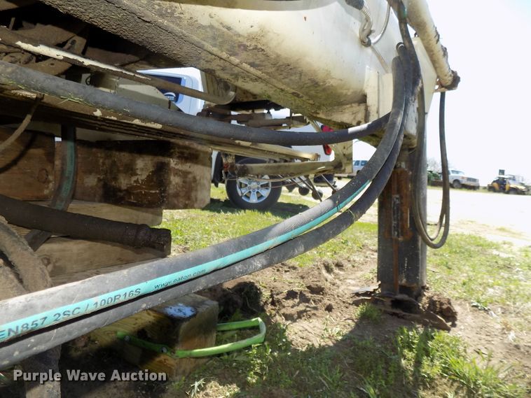 image for item DG2574 National Crane N85 knuckle boom crane