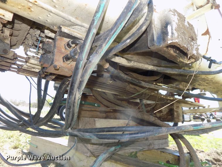 image for item DG2574 National Crane N85 knuckle boom crane