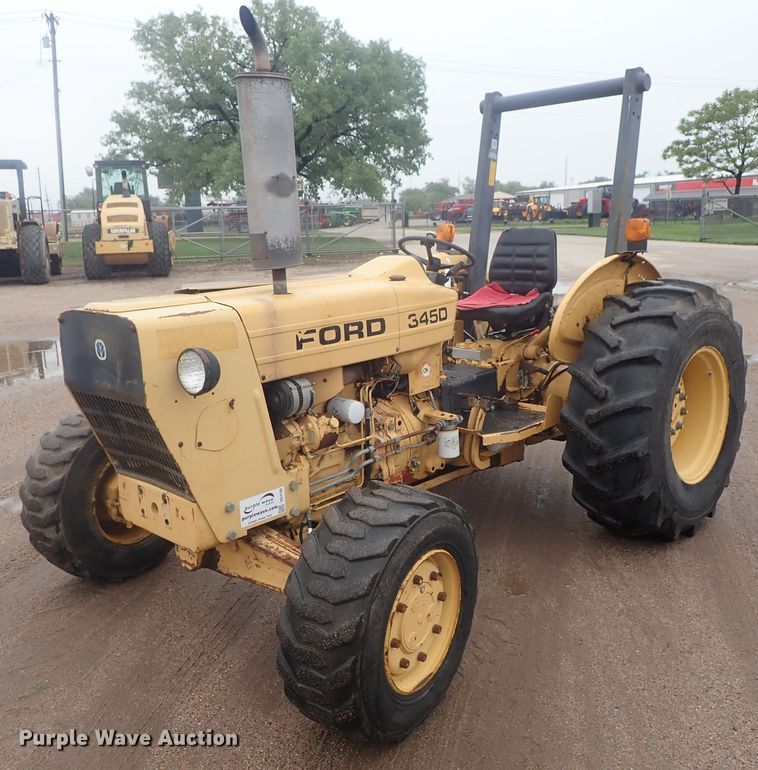 image for item DG3189 Ford 345D  tractor