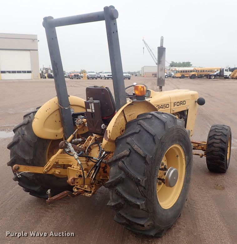 image for item DG3189 Ford 345D  tractor