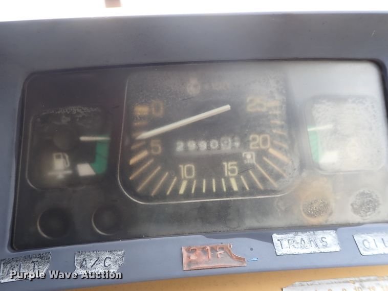 image for item DG3189 Ford 345D  tractor