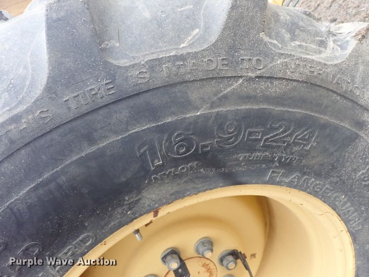 image for item DG3189 Ford 345D  tractor