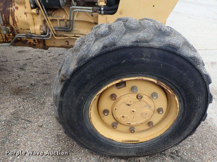 image for item DG3189 Ford 345D  tractor