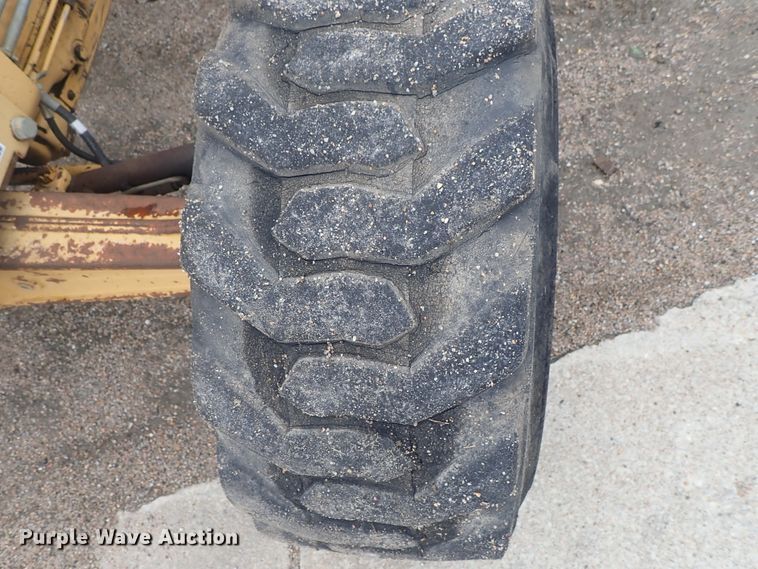 image for item DG3189 Ford 345D  tractor