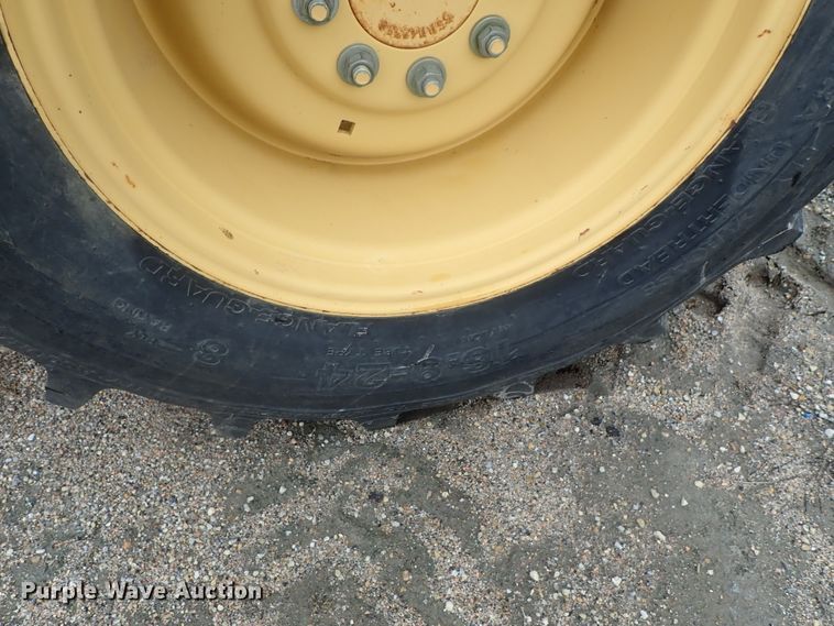 image for item DG3189 Ford 345D  tractor